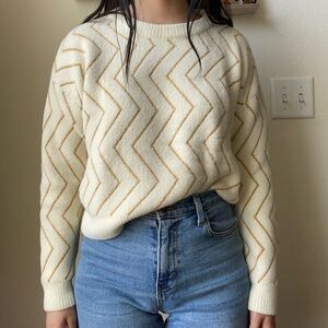 Cream zigzag patterned sweater